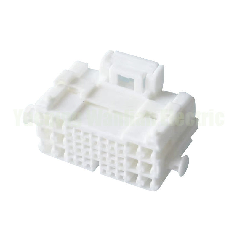 32ピン MG651711 自動車用電線接続器 プラグ 自動ソケット プラスチック接続器
